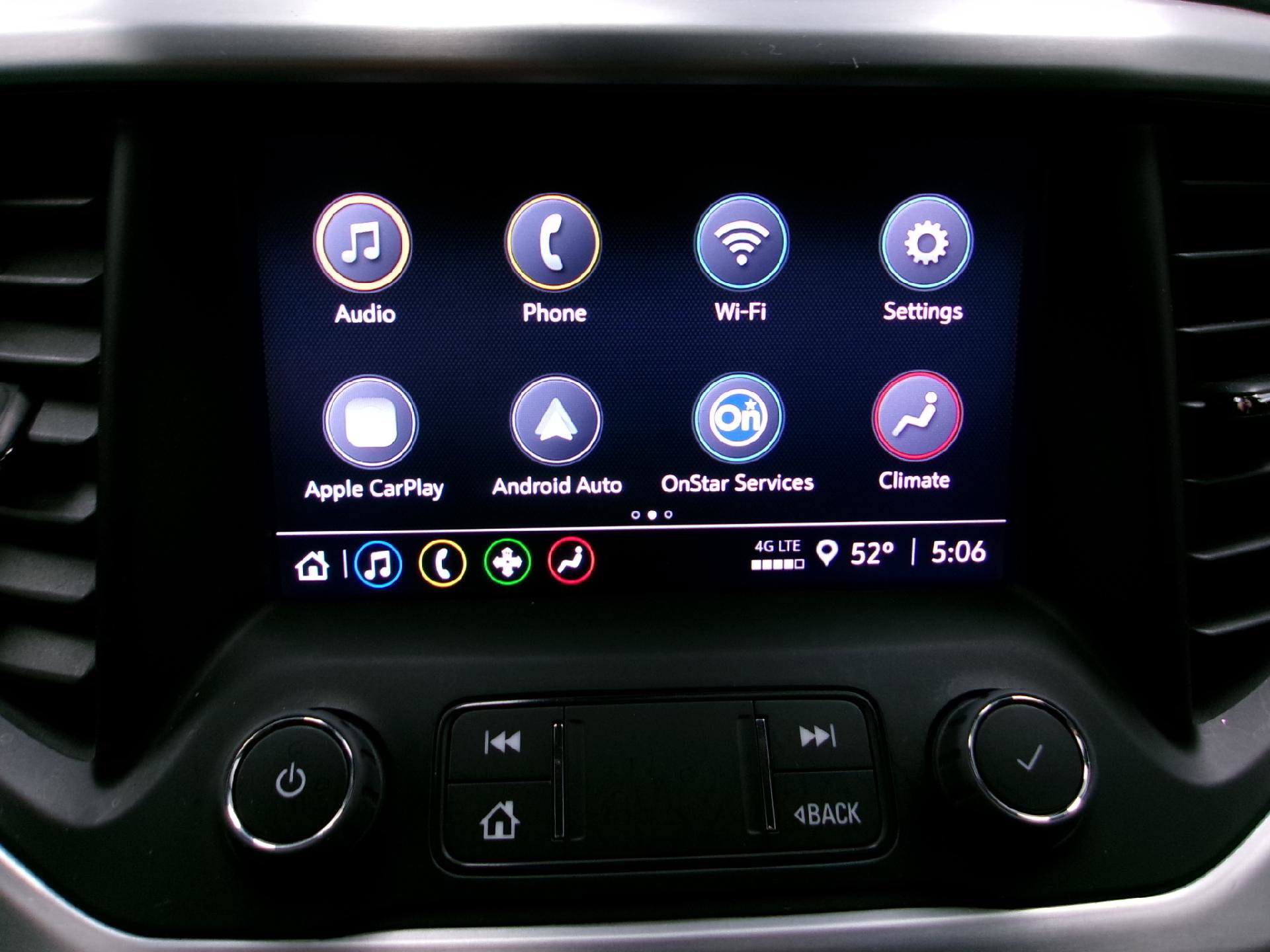 Certified 2022 GMC Acadia SLE w/ Driver Convenience Package image 4