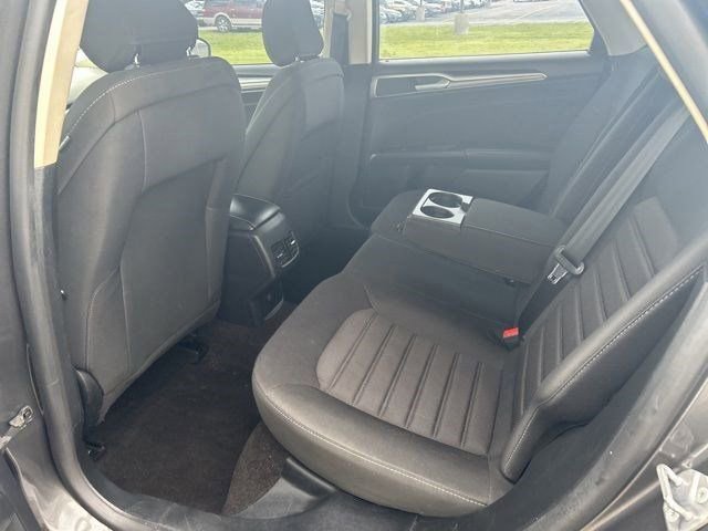 Used 2020 Ford Fusion SE FWD image 31