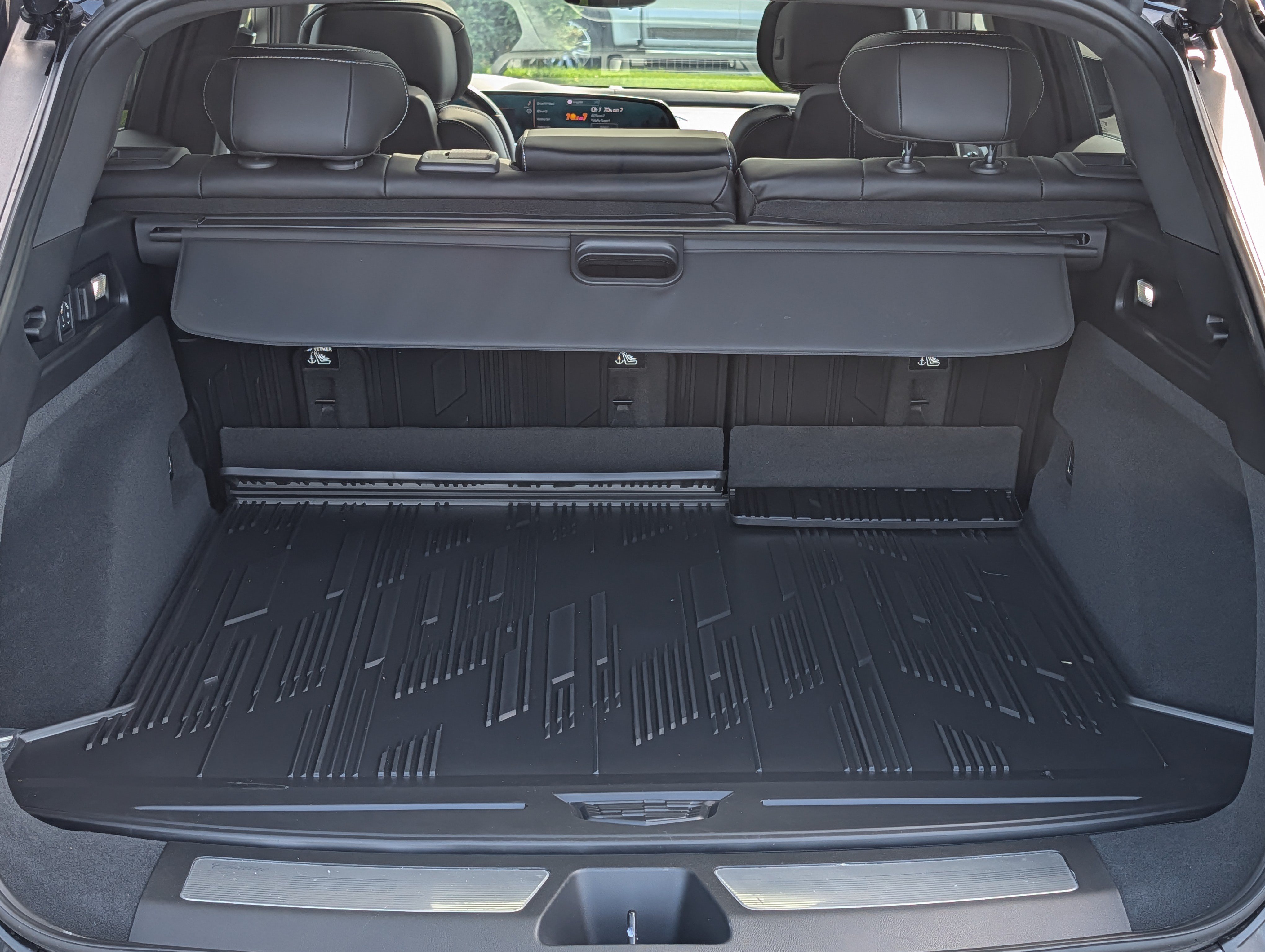 New 2026 Cadillac Lyriq V w/ LPO, Floor Liner Package AWD/4WD image 10
