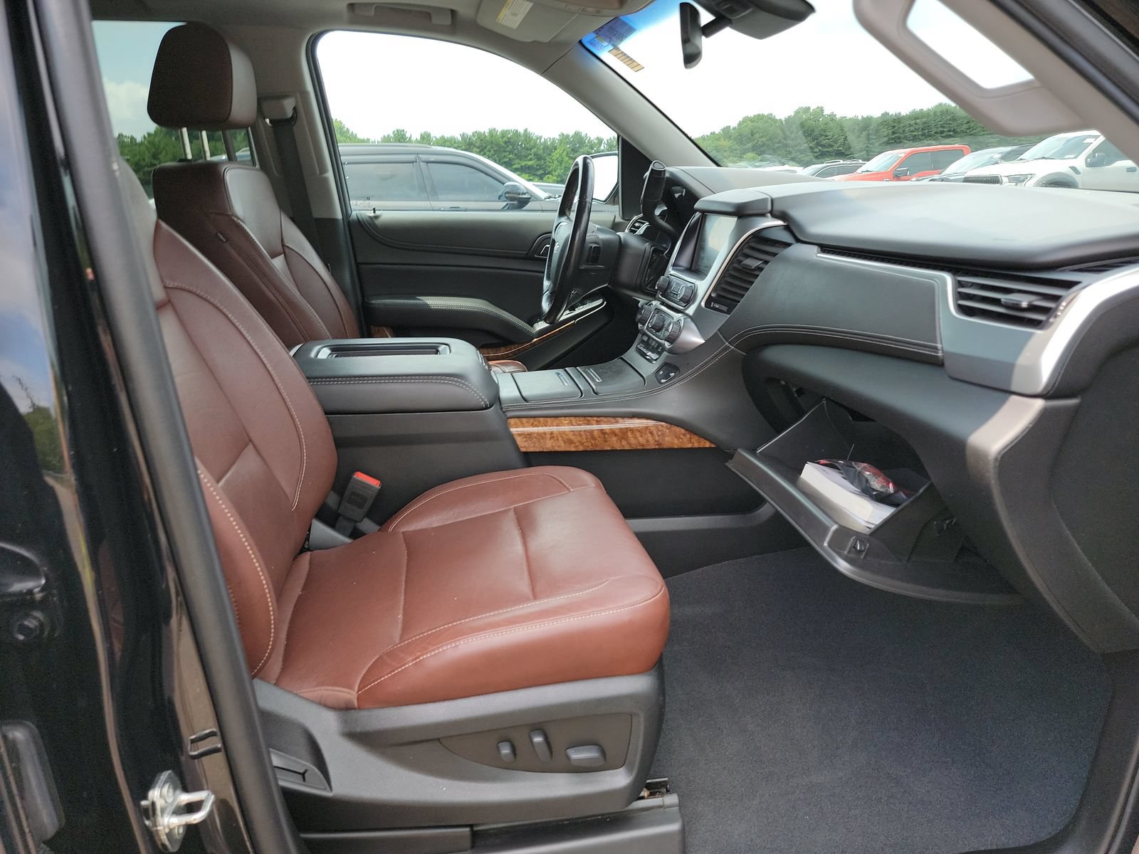 Used 2019 Chevrolet Tahoe Premier w/ Premier Plus Edition AWD/4WD image 14