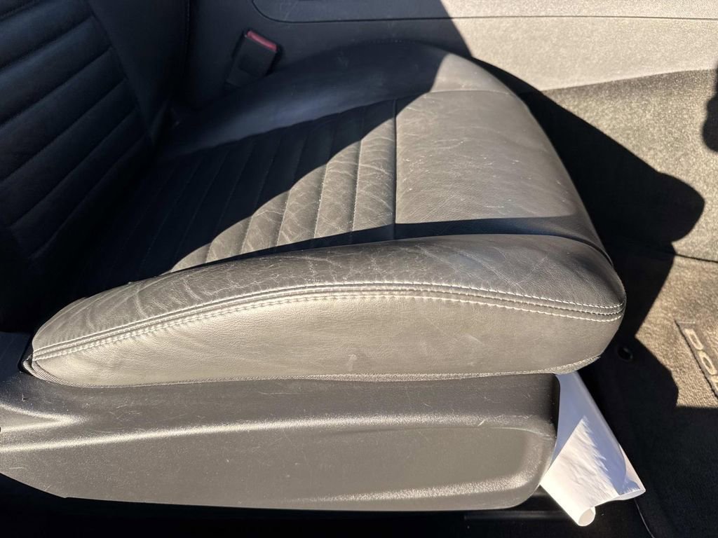 Used 2013 Dodge Challenger R/T image 12