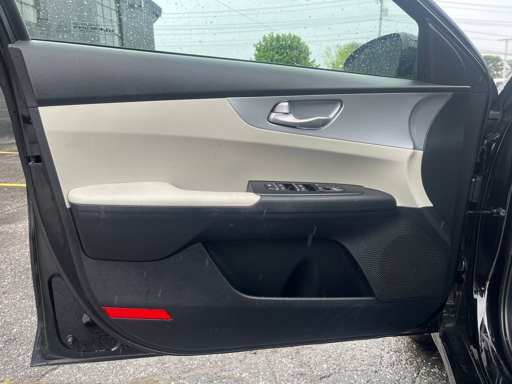 Used 2022 Kia Forte LXS FWD image 20