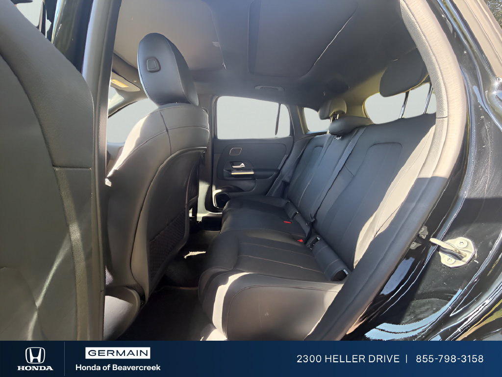 Used 2021 Mercedes-Benz GLA 250 4MATIC w/ Premium Package image 25