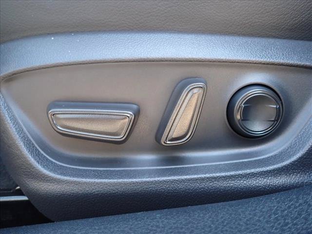 Used 2020 Toyota Camry SE FWD image 11