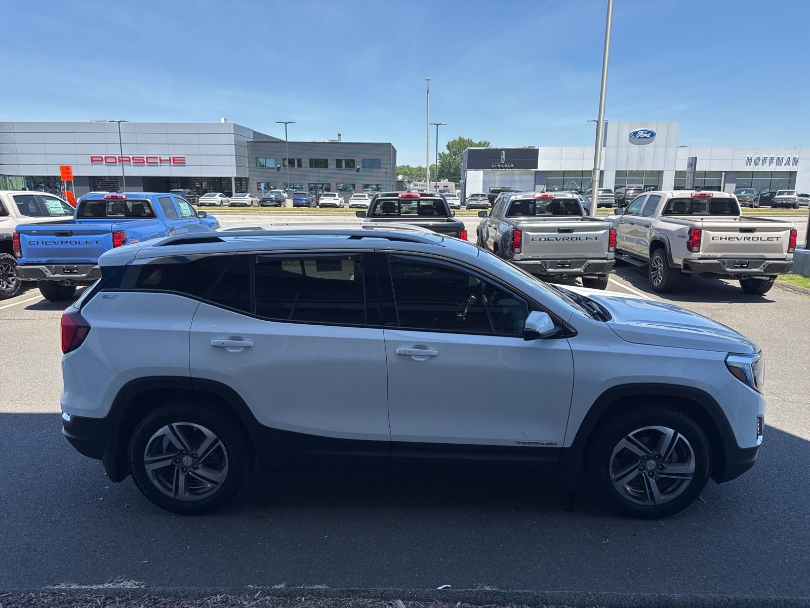 Used 2021 GMC Terrain SLT w/ Infotainment Package II AWD/4WD image 5