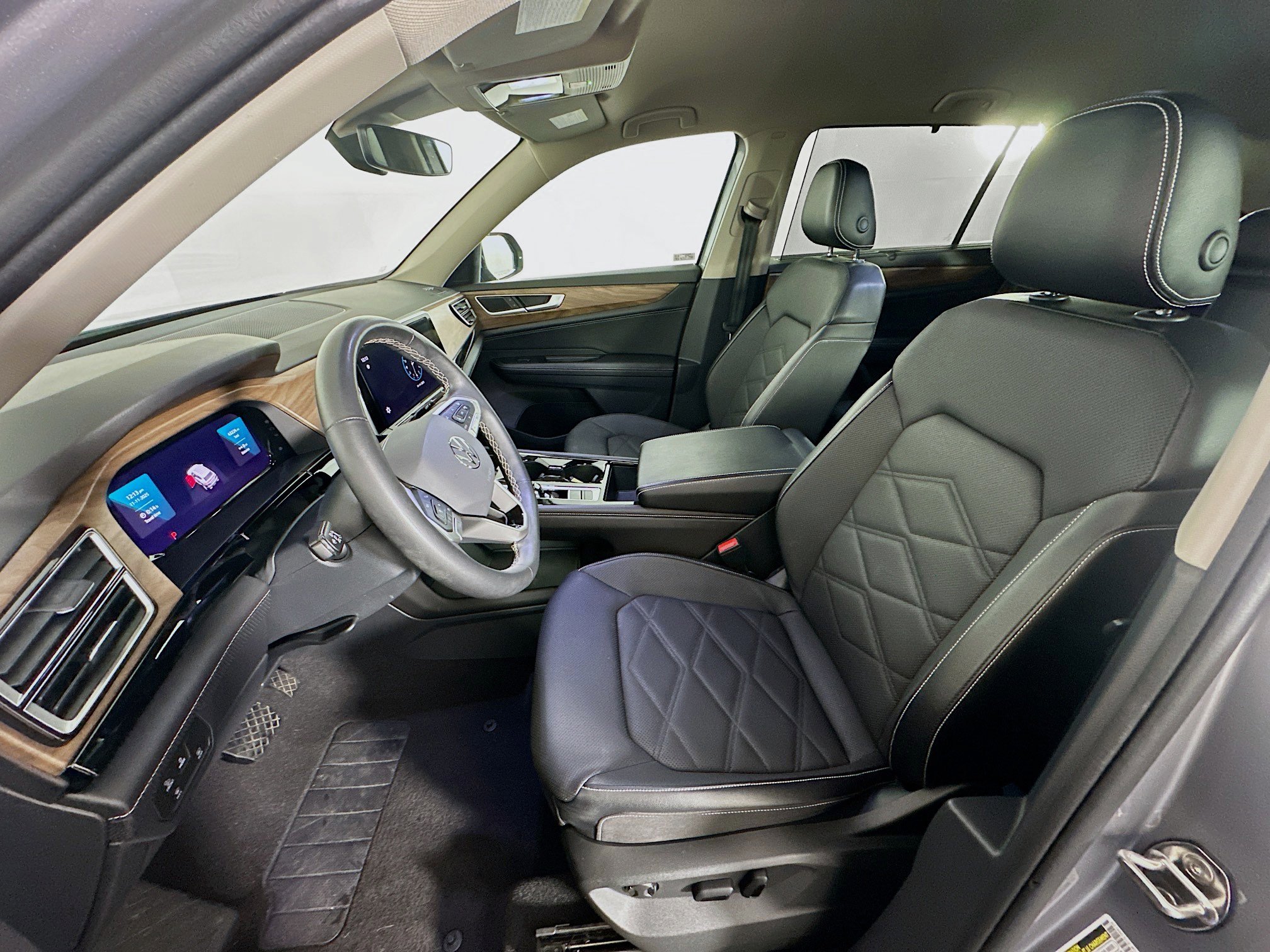 Used 2024 Volkswagen Atlas SE image 13