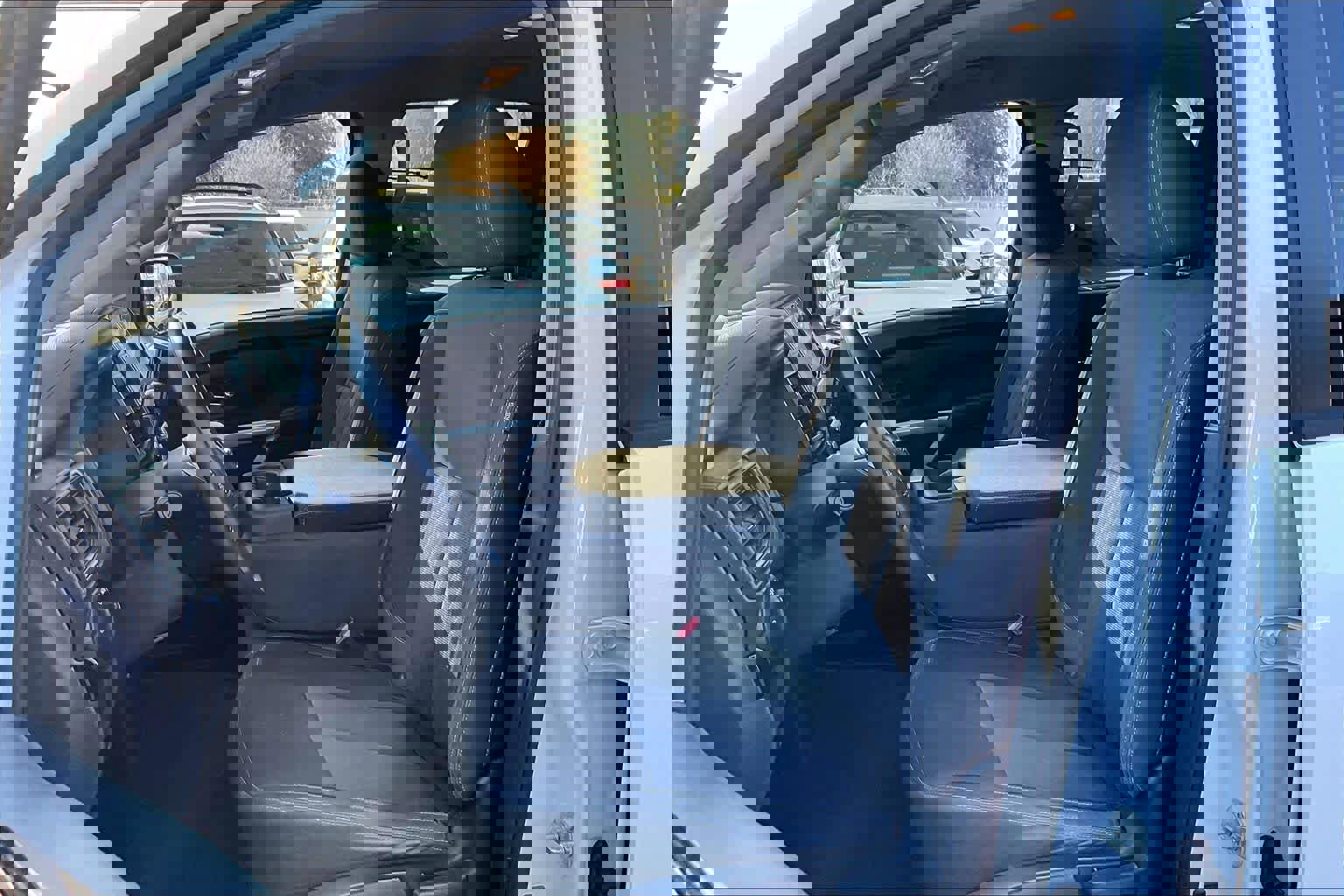 Used 2022 Nissan Titan SV image 8