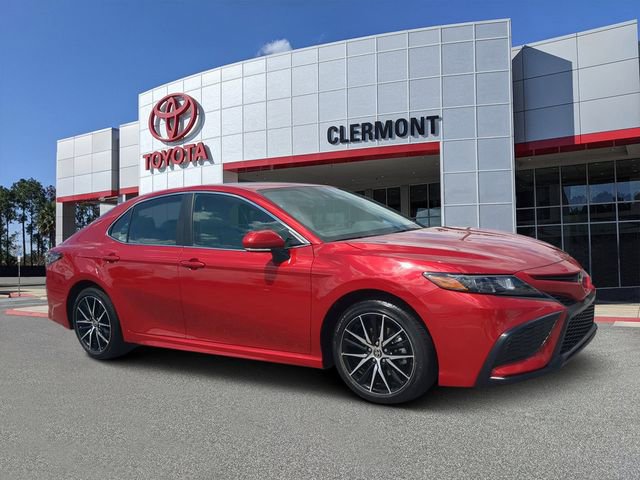 Certified 2024 Toyota Camry SE FWD image 1