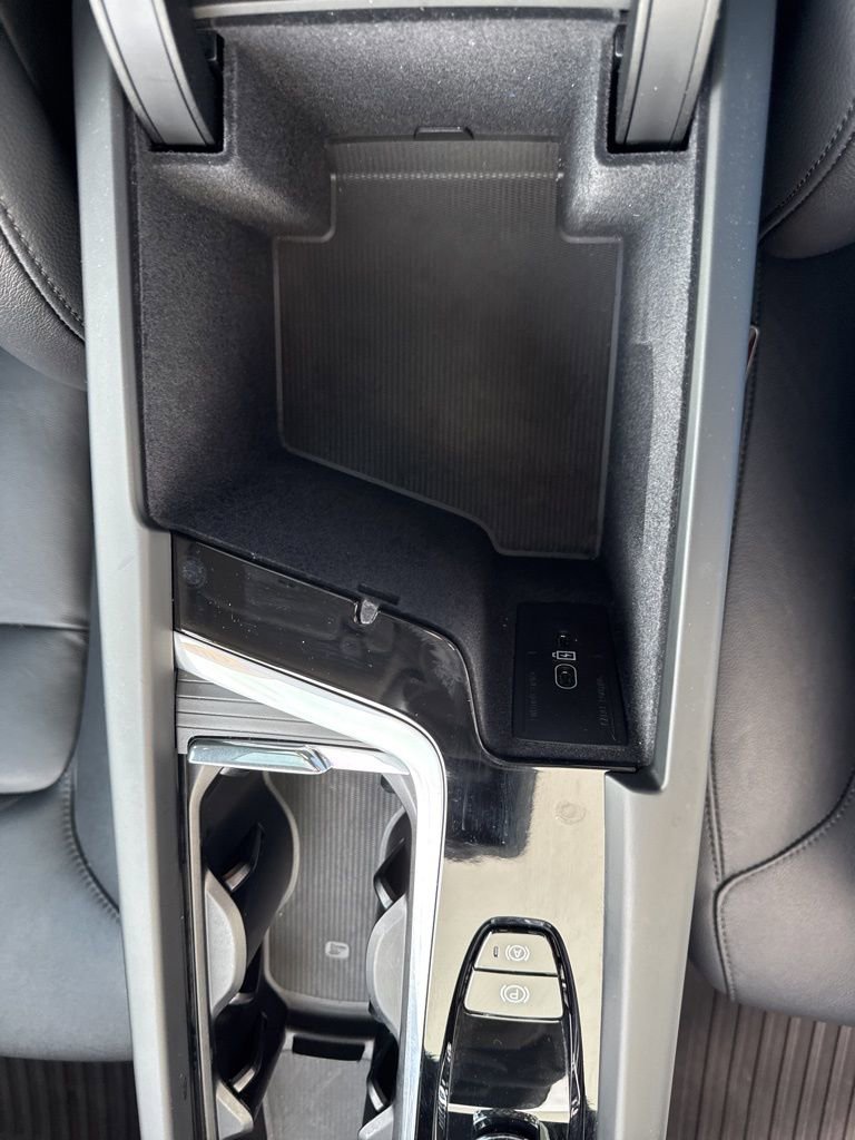 Used 2024 Volvo XC60 B5 Core w/ Protection Package Premier image 27