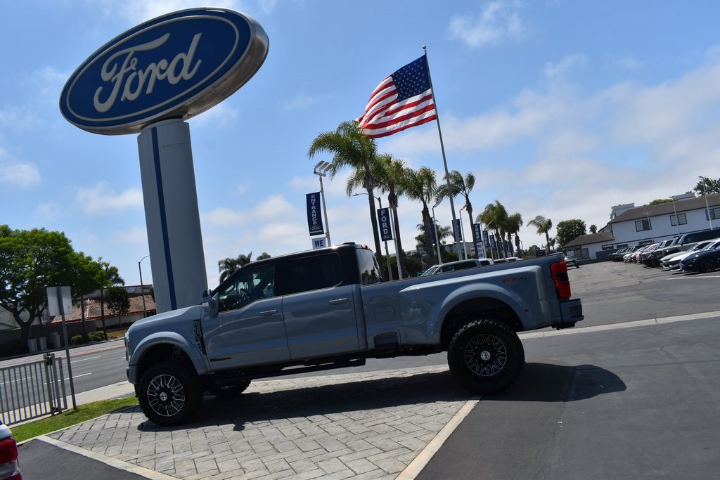 Used 2025 Ford F450 Lariat w/ FX4 Off-Road Package image 30