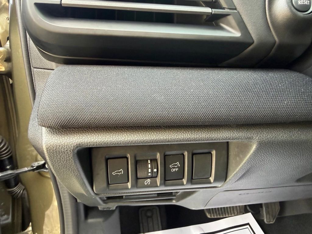 Used 2022 Subaru Outback Premium image 13