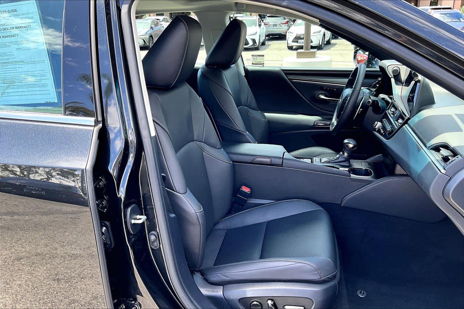 Used 2023 Lexus ES 250 w/ Premium Package AWD/4WD image 8