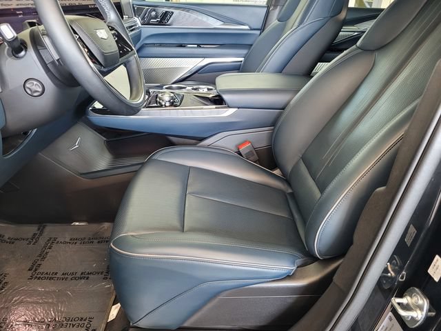 Certified 2025 Cadillac Escalade IQ Luxury 2 w/ LPO, Premium Carpet Package AWD/4WD image 17