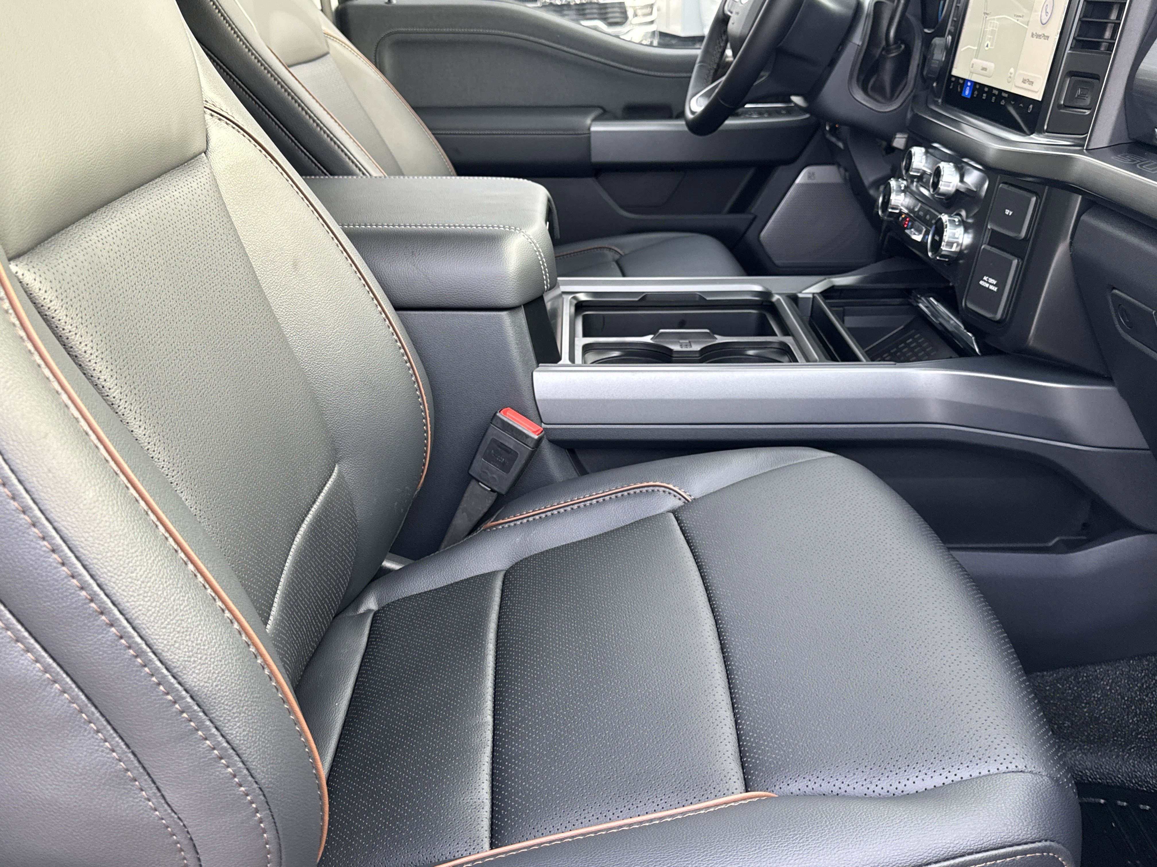 New 2026 Ford F250 Lariat w/ Black Appearance Package image 14