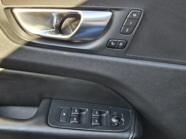Certified 2023 Volvo XC60 B5 Core w/ Protection Package Premier image 24
