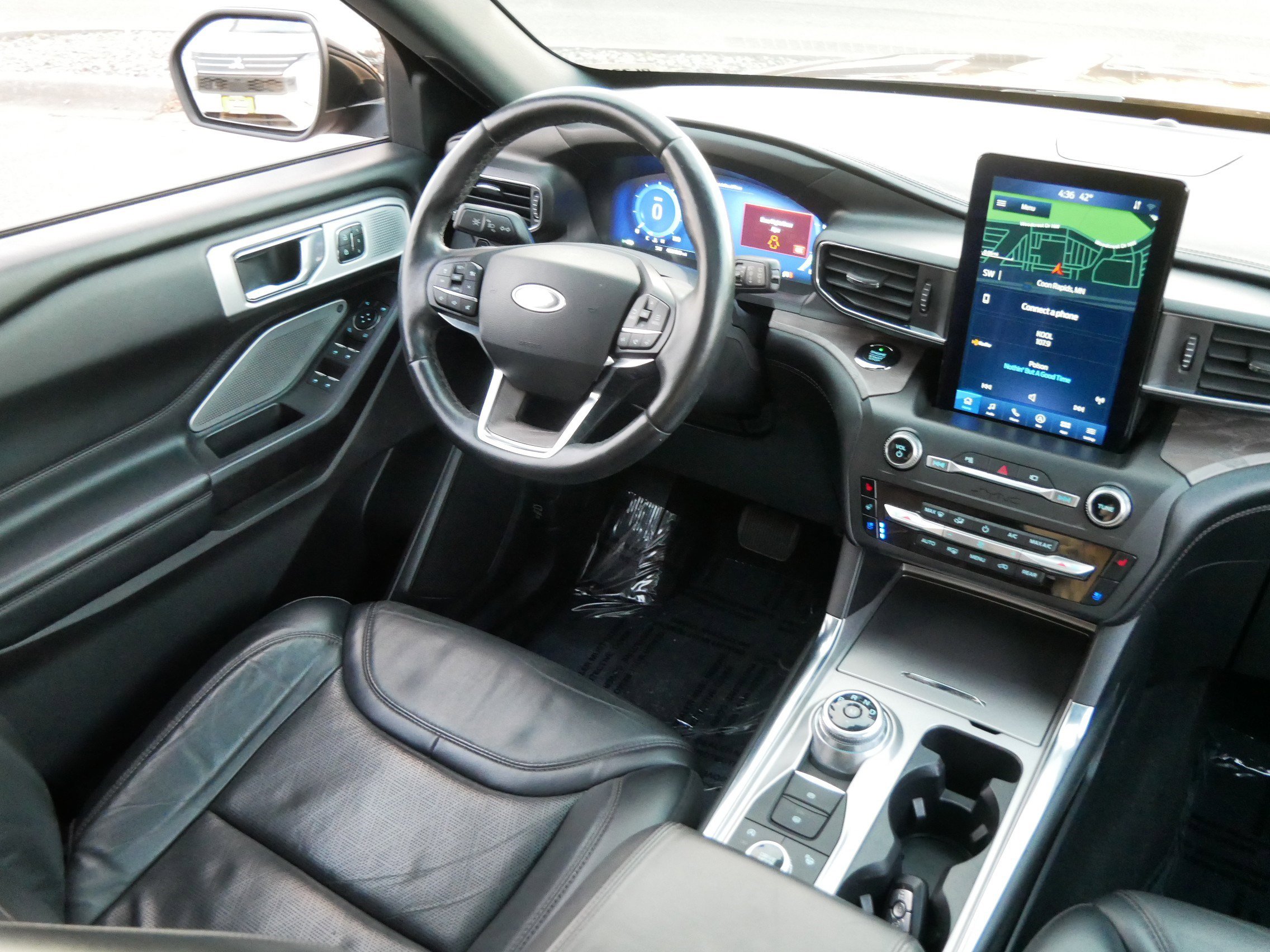 Certified 2020 Ford Explorer Platinum w/ Premium Technology Package image 9