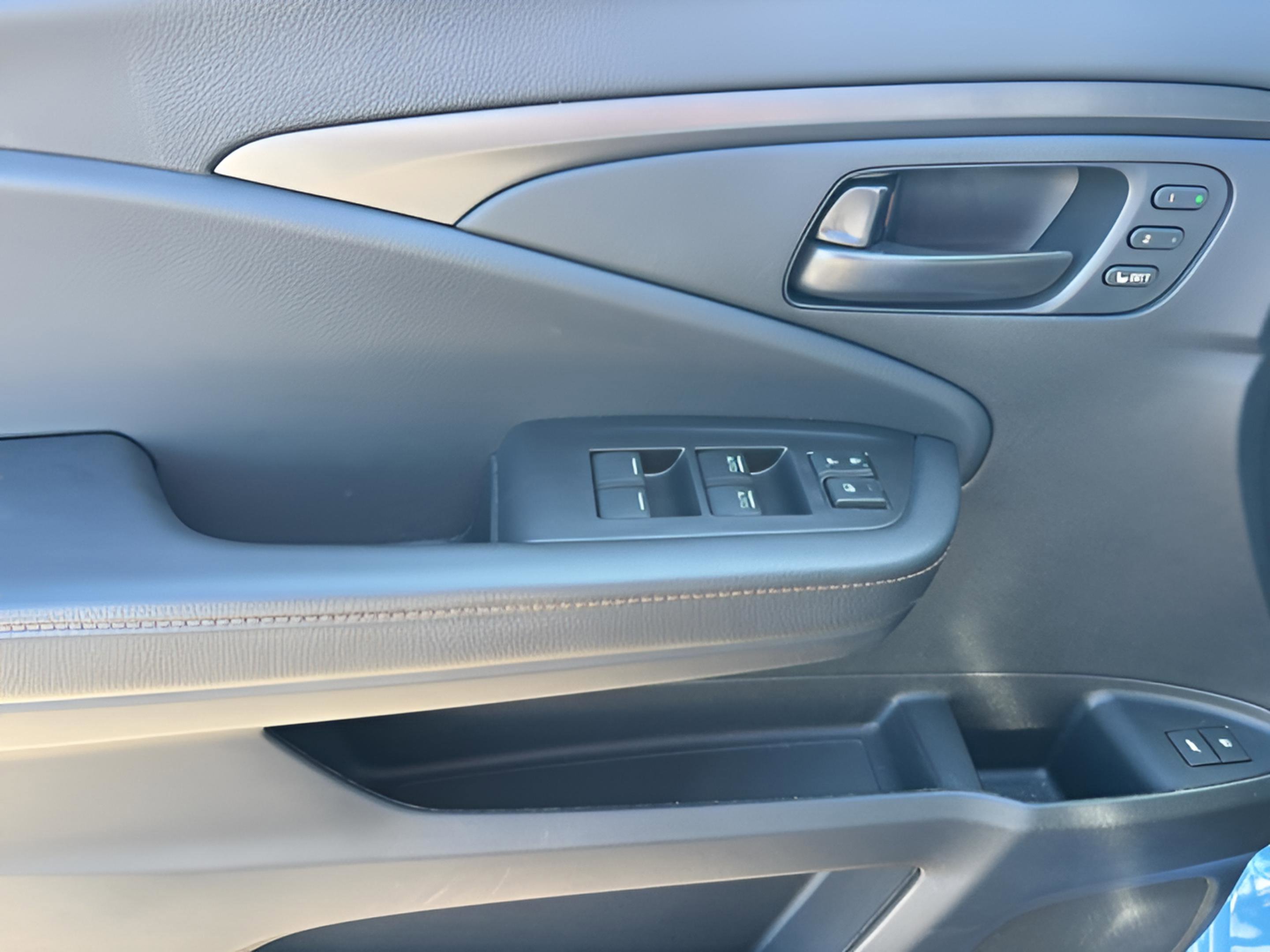 Certified 2024 Honda Passport TrailSport image 17