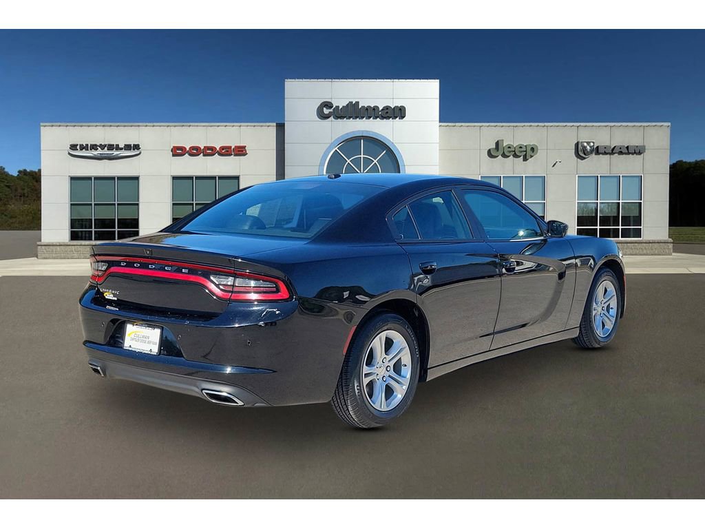 Used 2022 Dodge Charger SXT w/ Leather Interior Group image 5