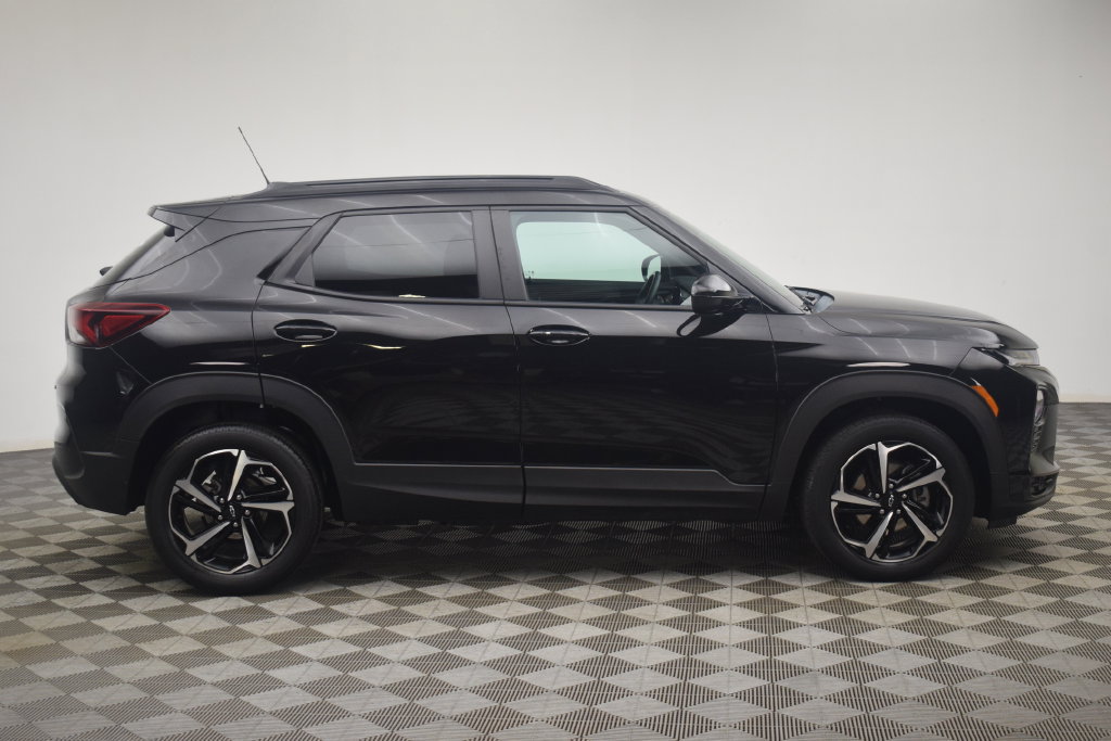Used 2023 Chevrolet TrailBlazer RS w/ Convenience Package FWD image 9