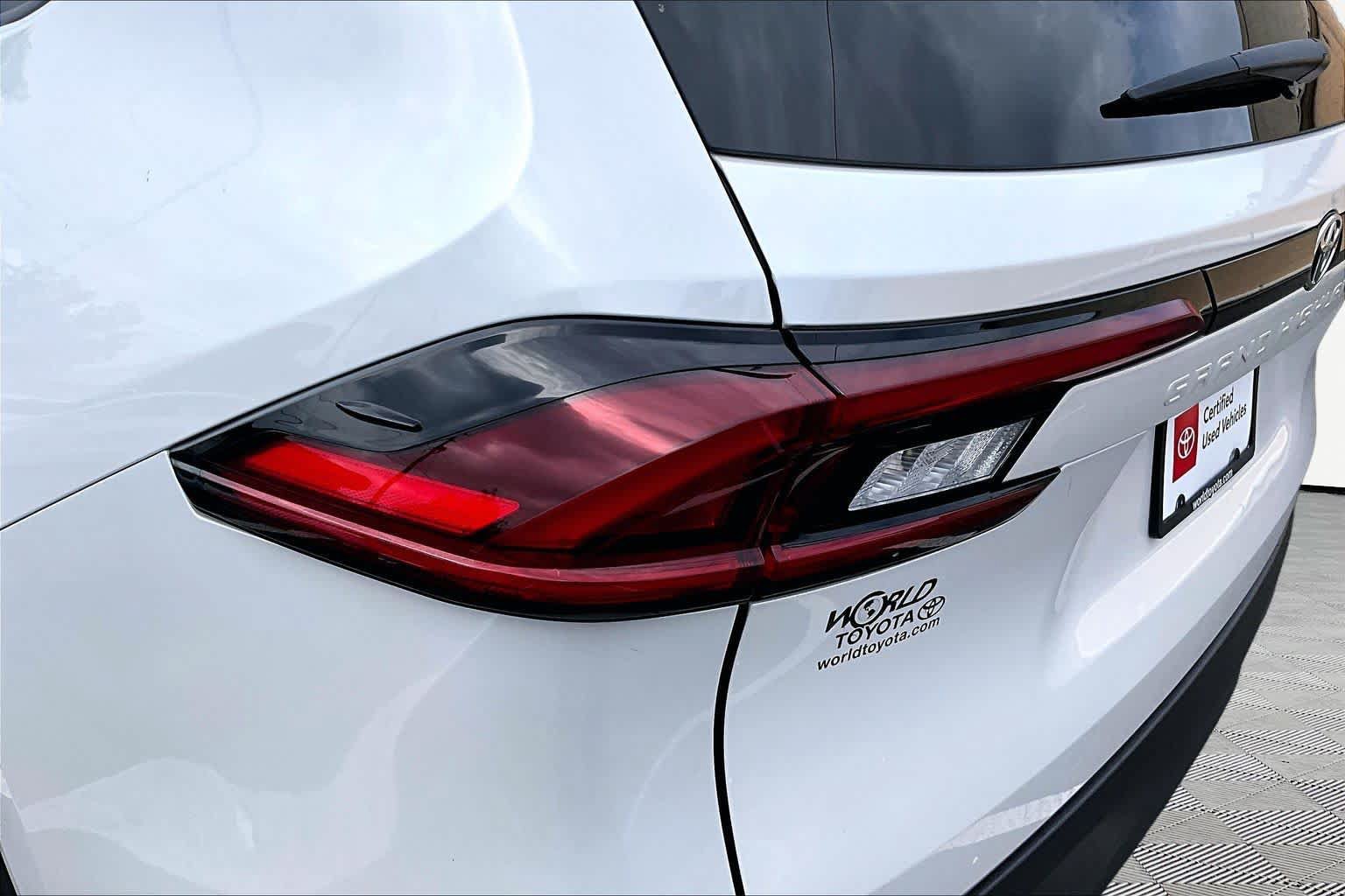 Certified 2025 Toyota Grand Highlander FWD image 29
