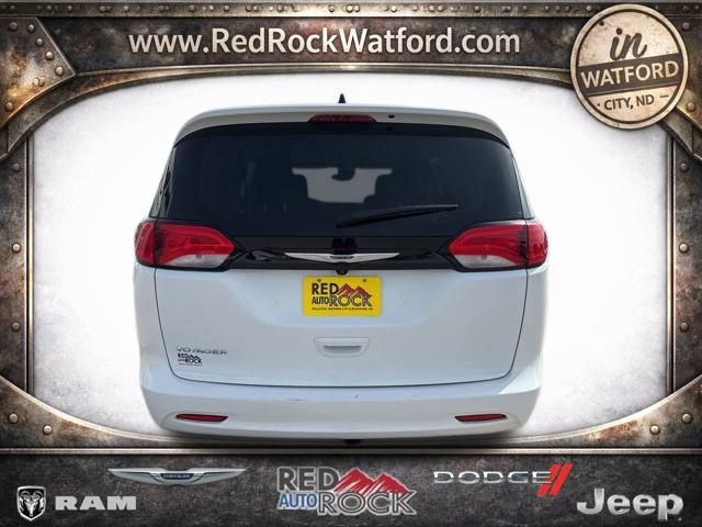 Used 2023 Chrysler Voyager LX image 7