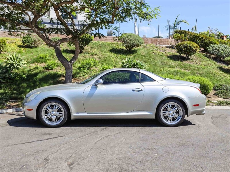 Used 2002 Lexus SC 430 Convertible RWD image 2