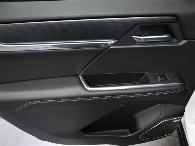 Used 2025 GMC Acadia Elevation image 13