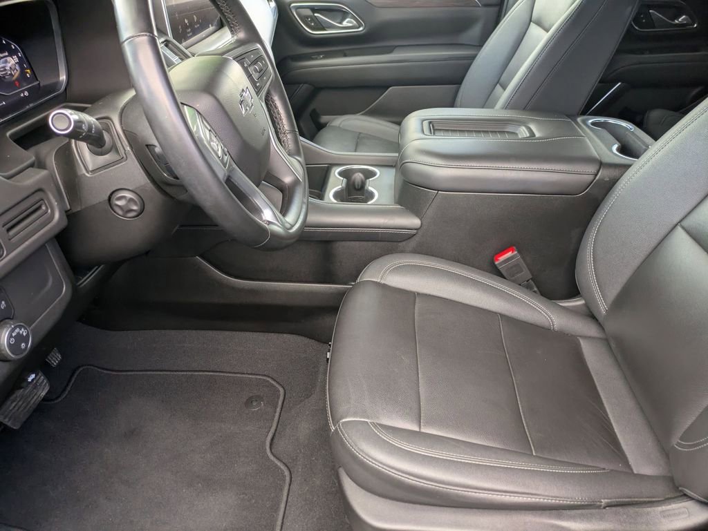 Used 2023 Chevrolet Suburban Z71 w/ Luxury Package image 19