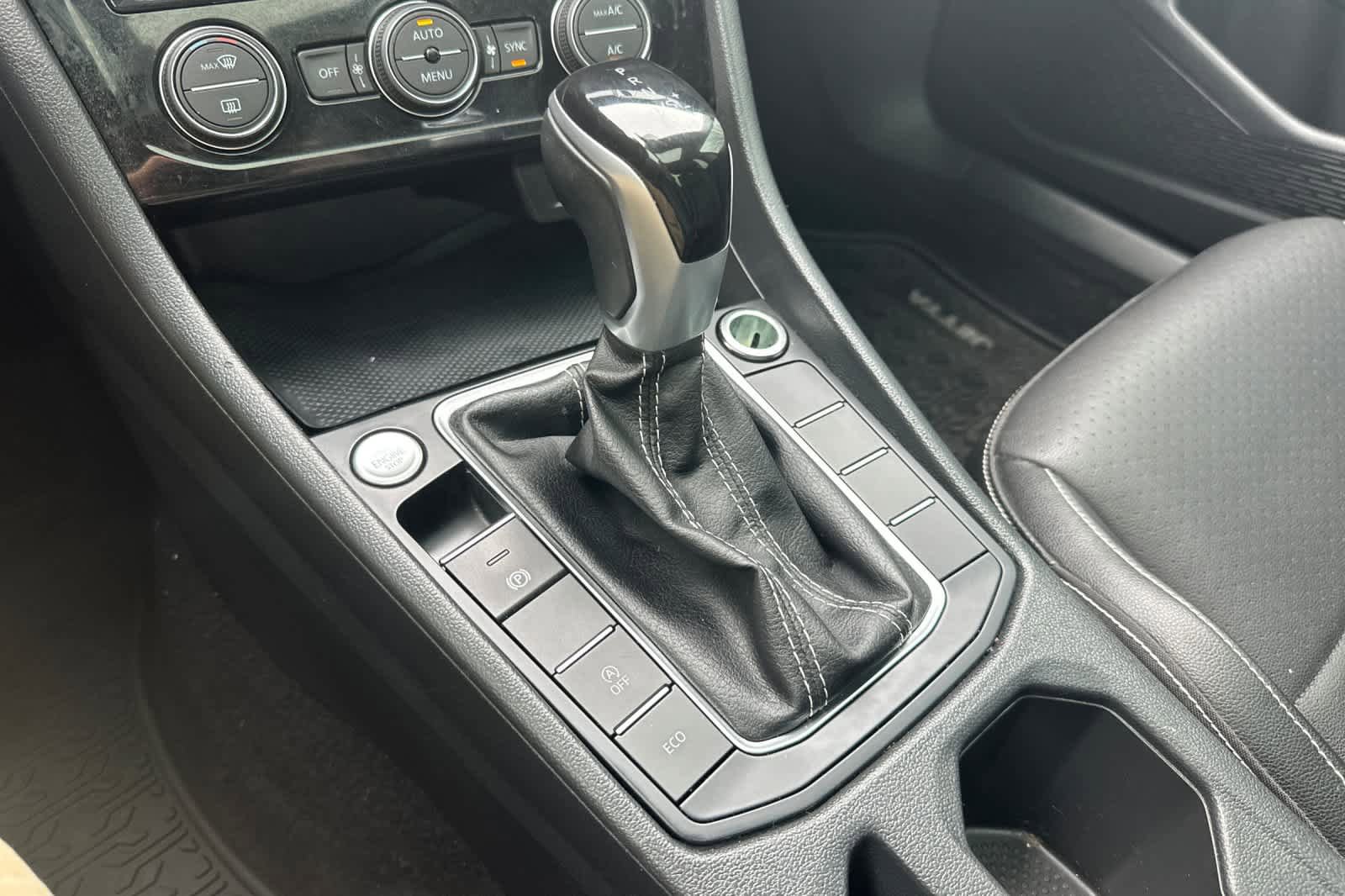 Used 2022 Volkswagen Jetta SE image 20