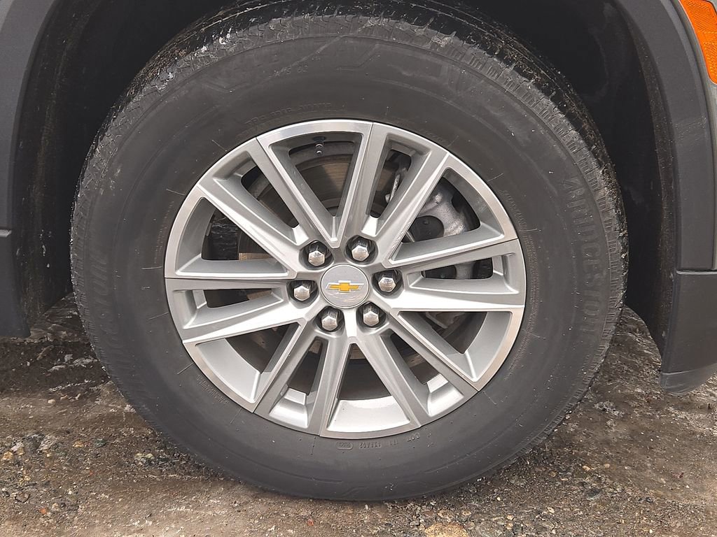 Used 2023 Chevrolet Traverse LT image 9