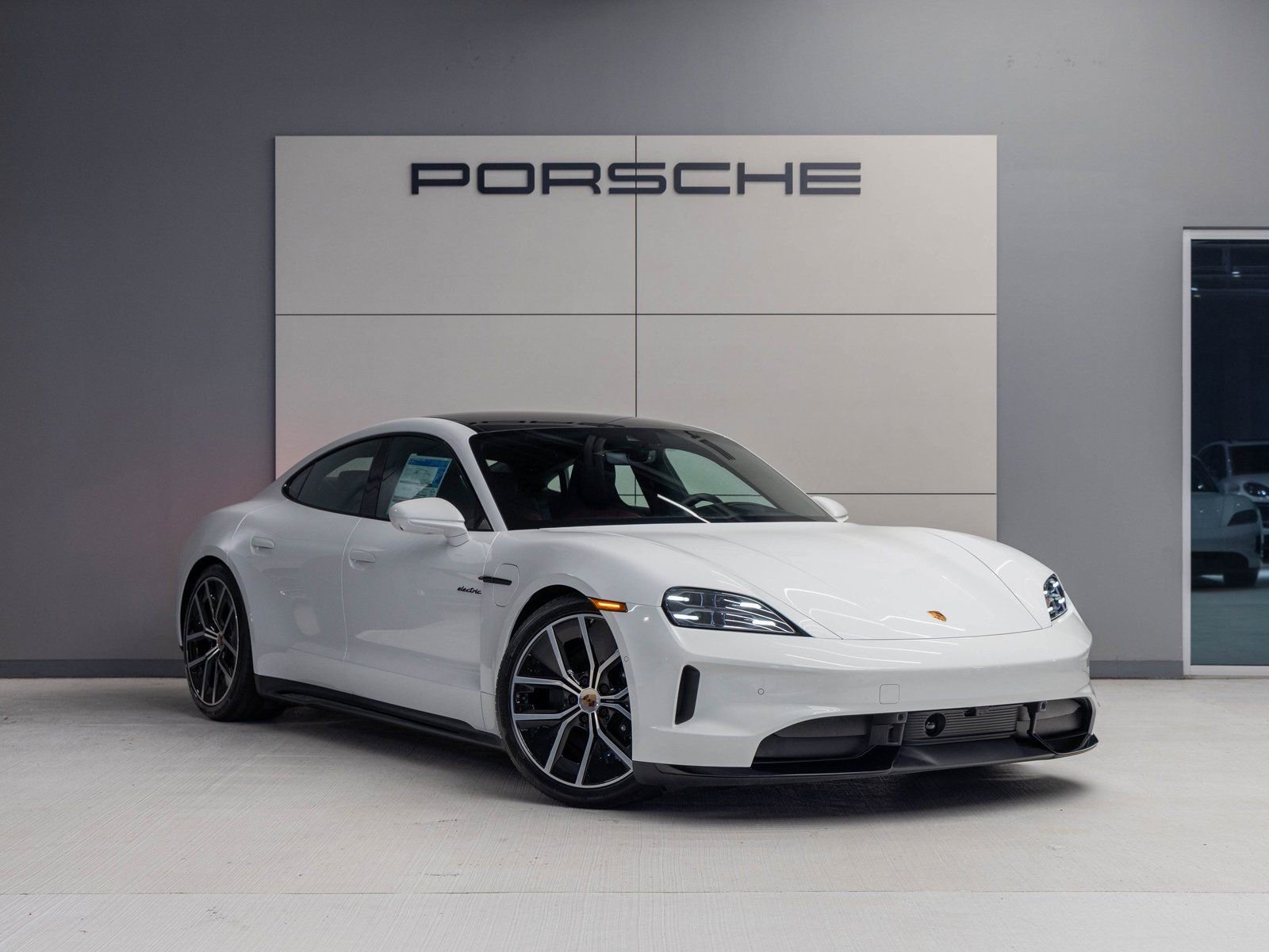 Used 2025 Porsche Taycan GTS image 6