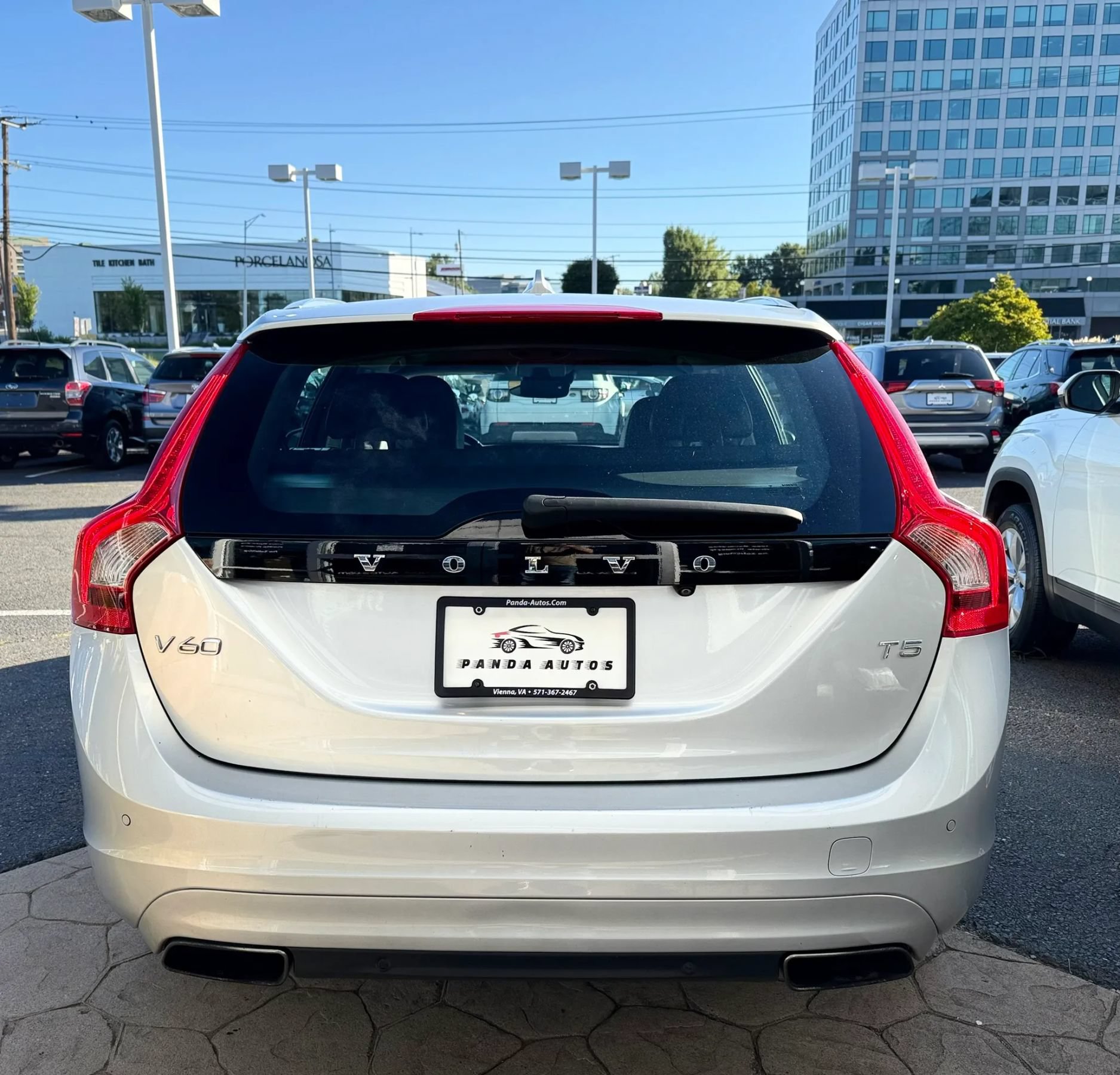 Used 2015 Volvo V60 T5 Premier FWD image 6