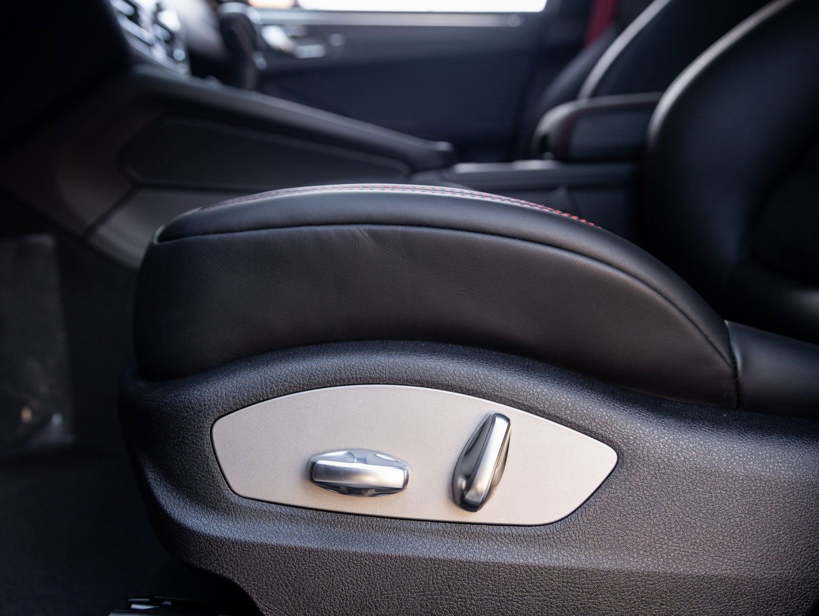 New 2026 Porsche Macan GTS image 22