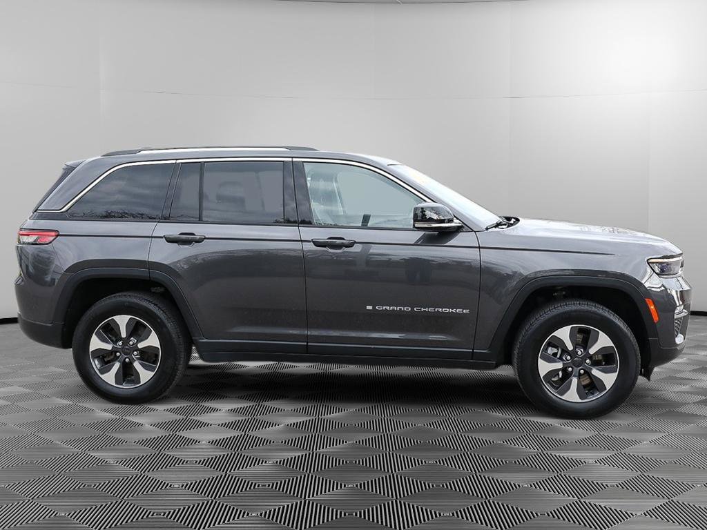 Used 2022 Jeep Grand Cherokee Limited 4xe image 7