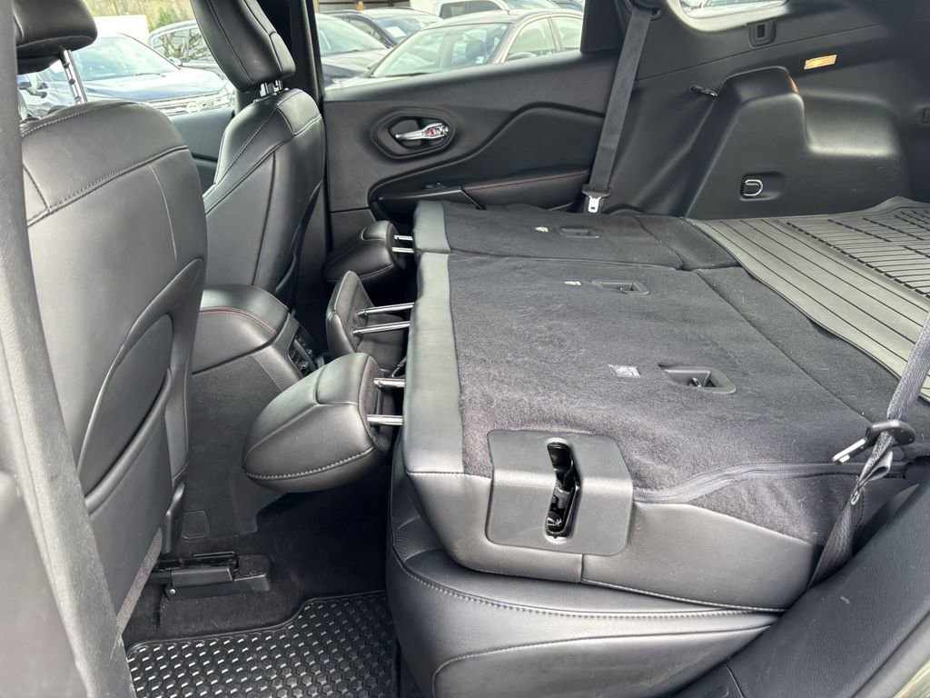 Used 2021 Jeep Cherokee Trailhawk w/ Technology Group image 28