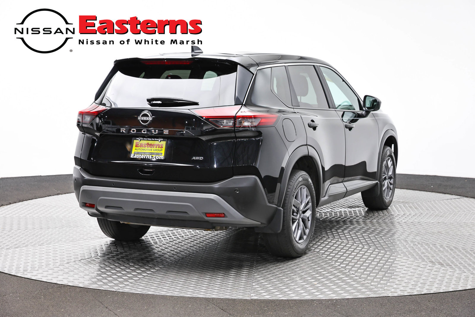 Used 2023 Nissan Rogue S AWD/4WD image 5
