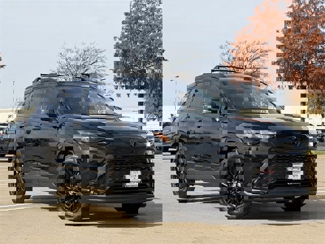 Used 2024 Toyota Corolla Cross SE image 2