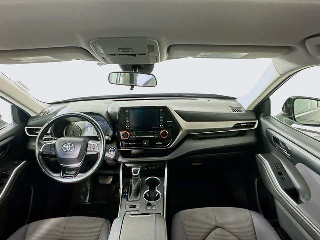 Used 2020 Toyota Highlander LE AWD/4WD image 21