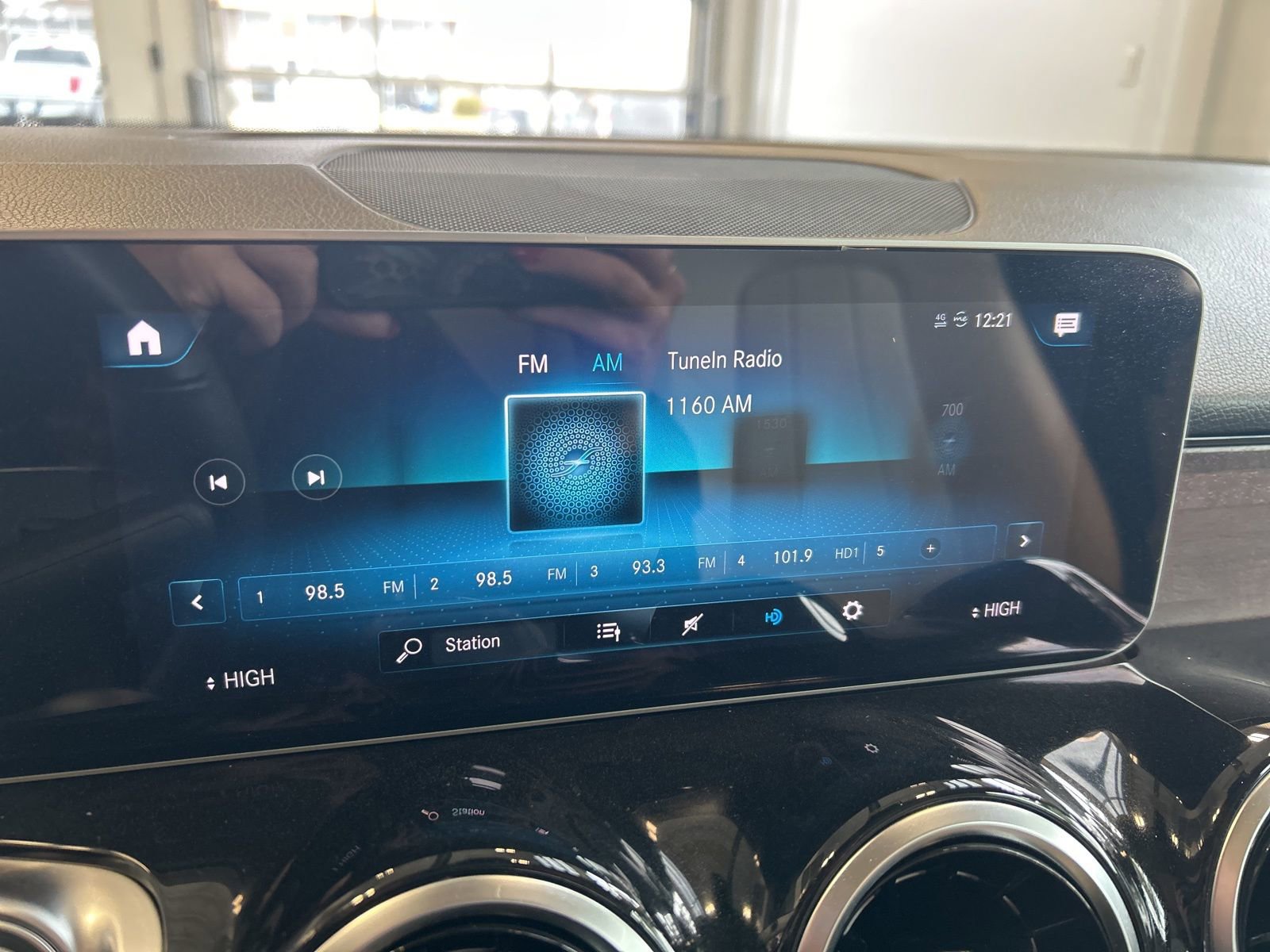 Used 2020 Mercedes-Benz GLB 250 4MATIC image 32