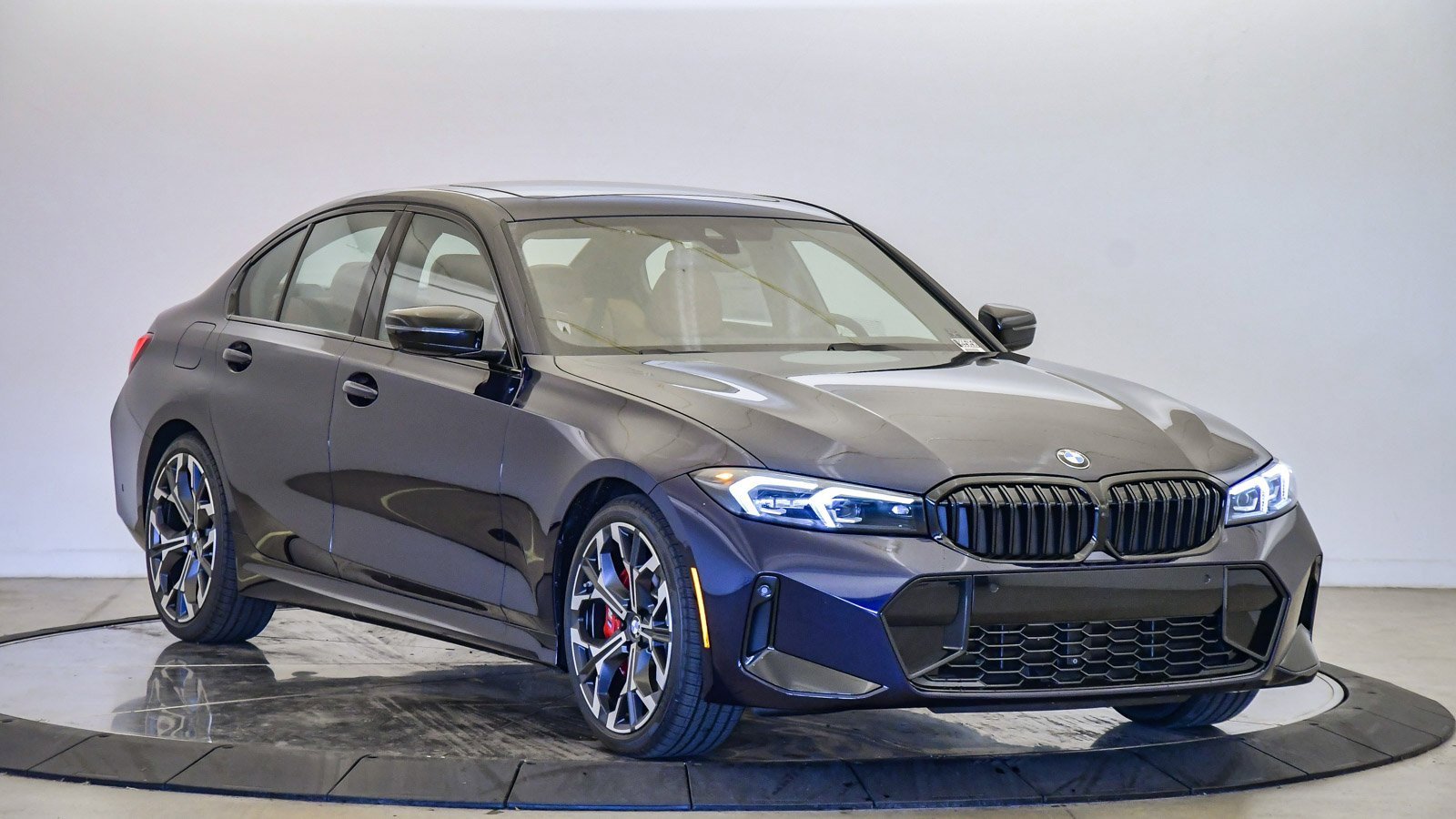 New 2026 BMW 330i Sedan w/ M Sport Package image 6