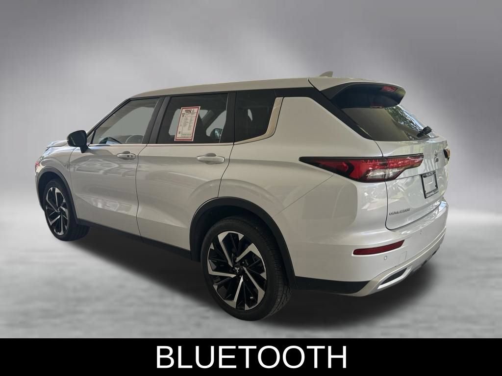 Used 2024 Mitsubishi Outlander SE AWD/4WD image 5