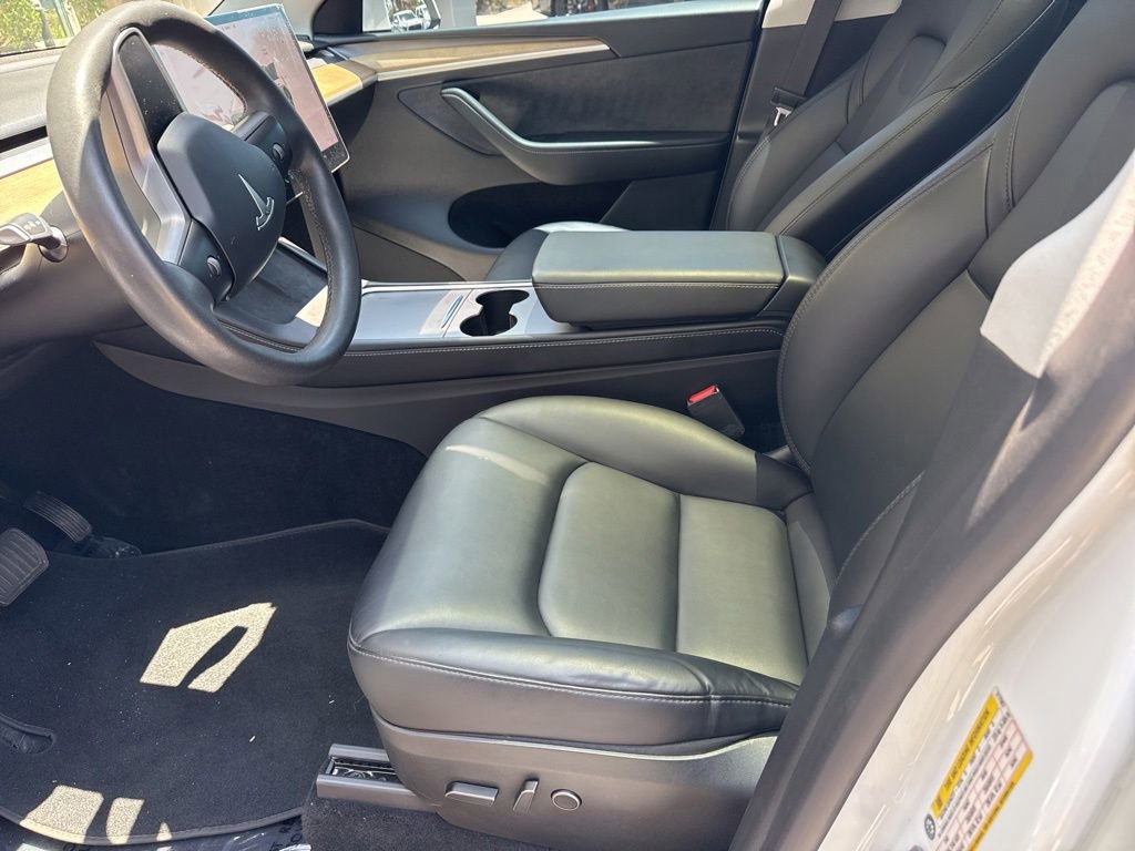 Used 2024 Tesla Model Y Long Range AWD/4WD image 5