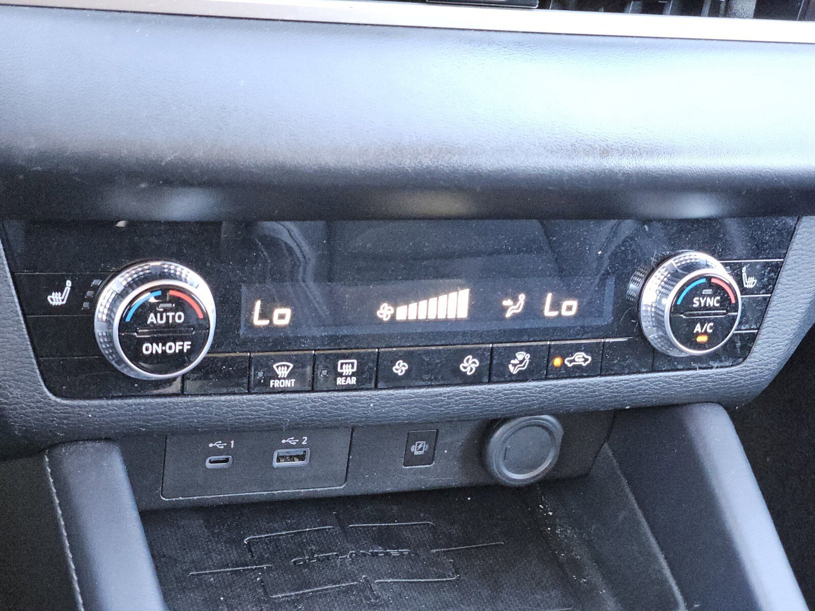 Used 2024 Mitsubishi Outlander SE image 23