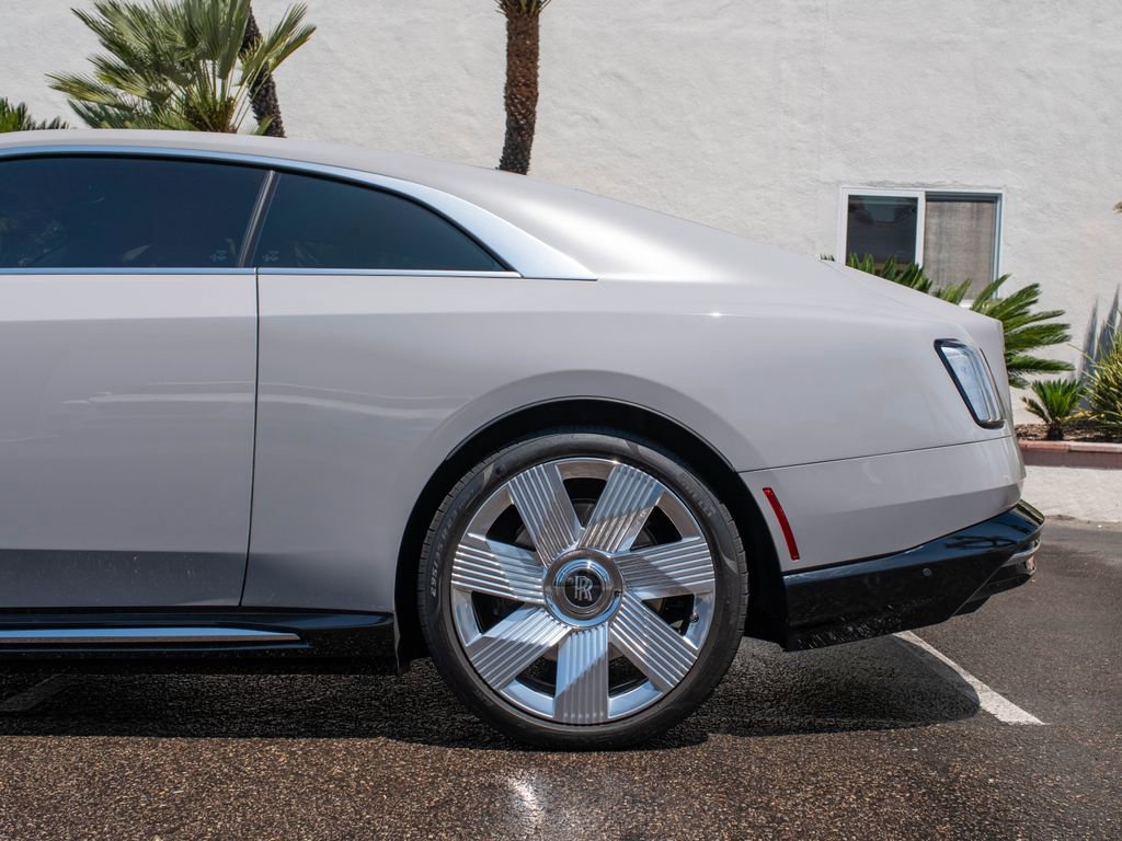 Used 2024 Rolls-Royce Spectre w/ Spectre Launch Package AWD/4WD image 35