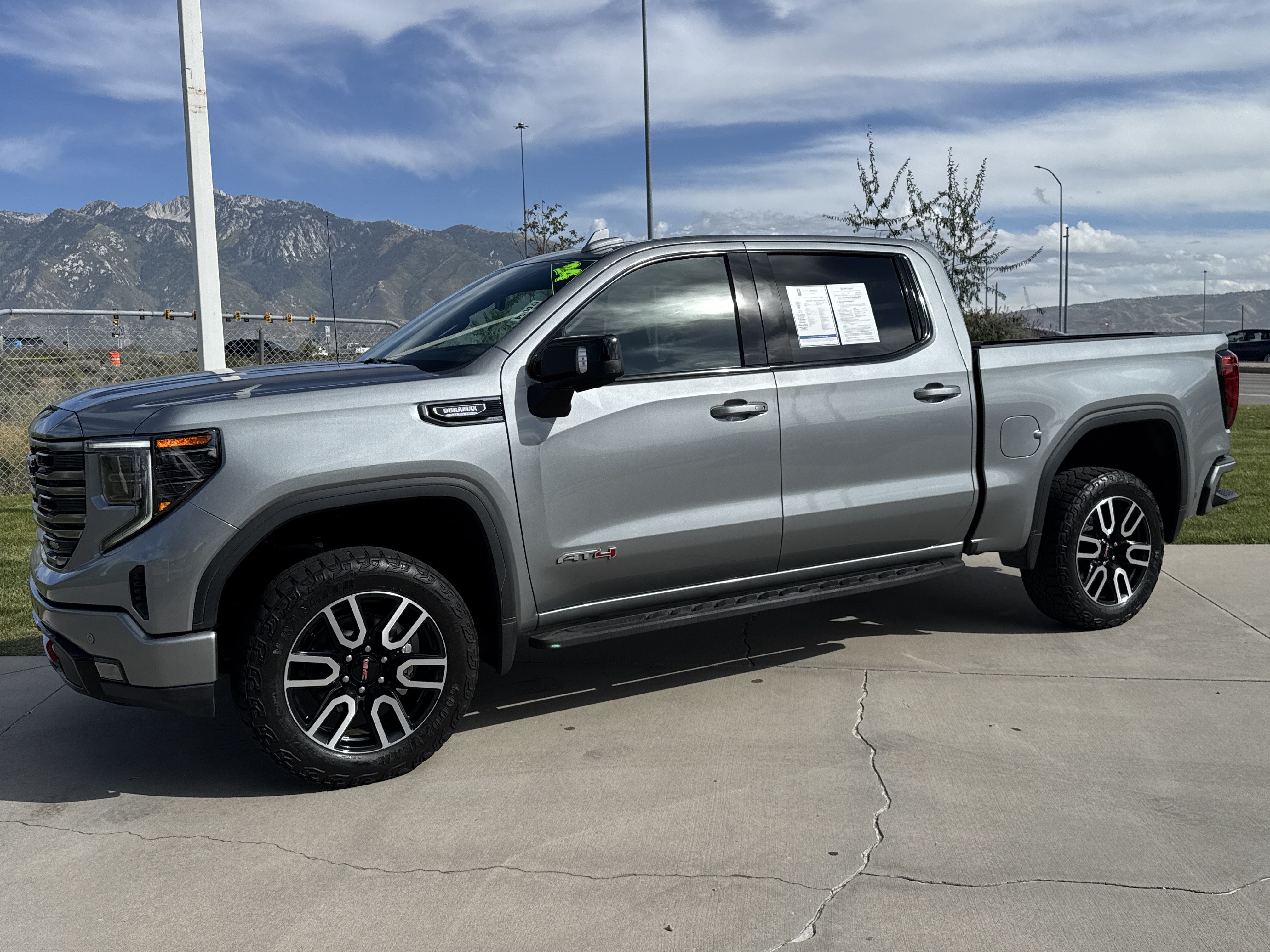 Used 2024 GMC Sierra 1500 AT4 w/ Technology Package AWD/4WD image 6