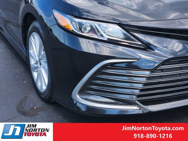 Used 2021 Toyota Camry LE FWD image 9