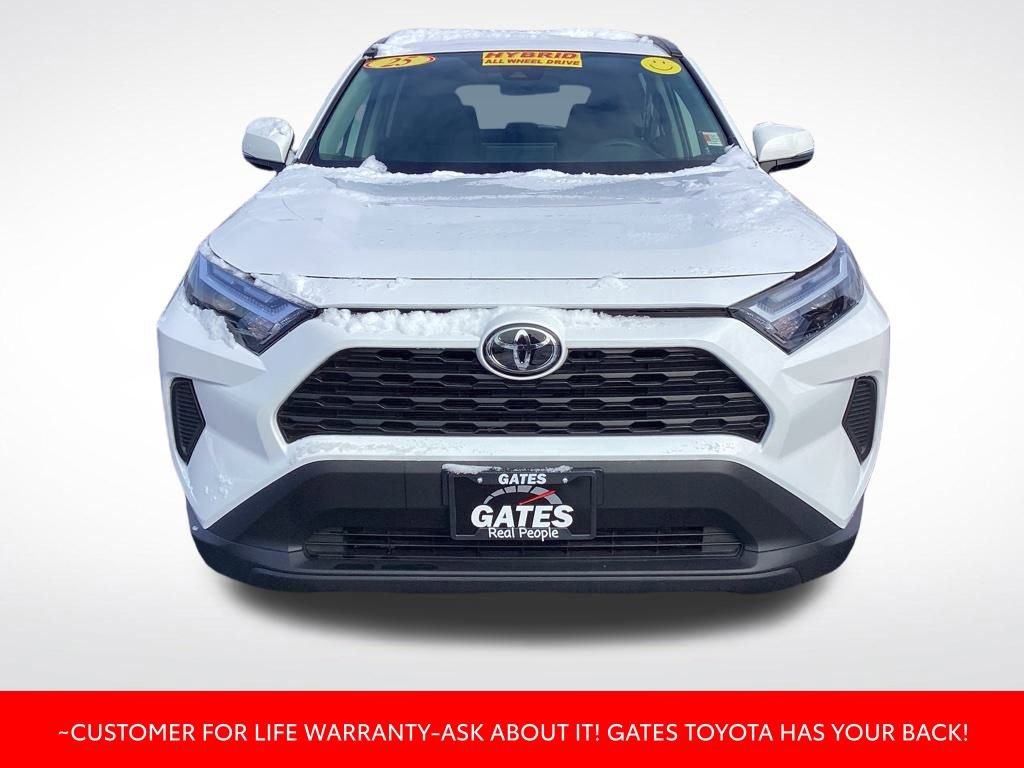 Used 2025 Toyota RAV4 XLE image 2