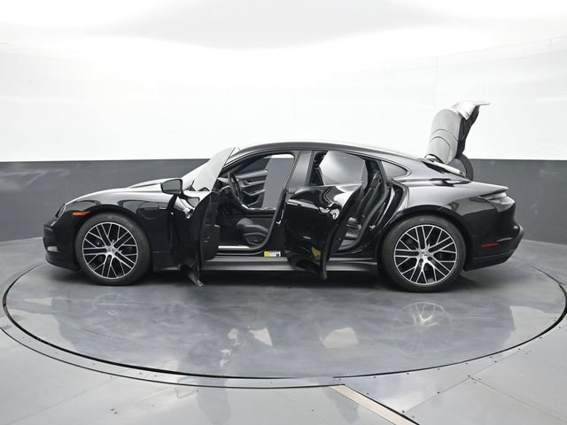 Certified 2025 Porsche Taycan AWD/4WD image 30