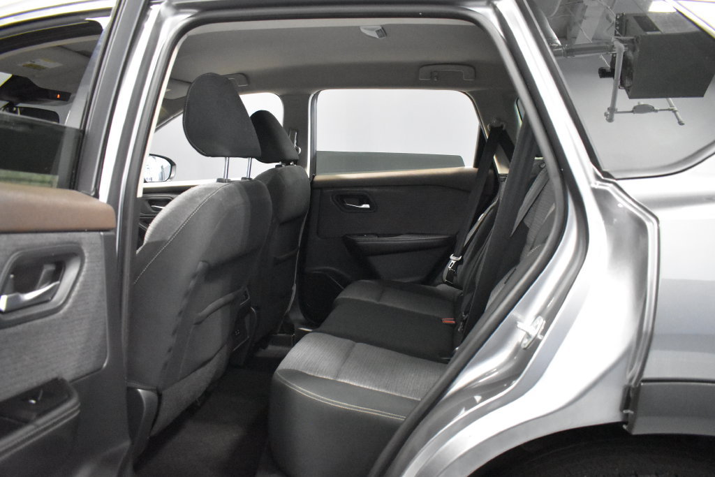 Used 2021 Nissan Rogue SV AWD/4WD image 32