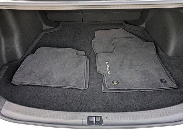 Used 2025 Toyota Corolla LE image 25